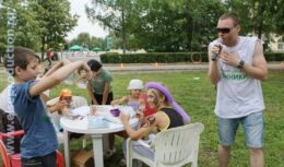 Разработка концепции рекламной акции «Начни с нами жить по-новому» и проведение мероприятий на открытом воздухе для жителей г. Москвы (июль-август 2011, ОК «Лужники»)