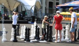 Разработка концепции рекламной акции «Начни с нами жить по-новому» и проведение мероприятий на открытом воздухе для жителей г. Москвы (июль-август 2011, ОК «Лужники»)