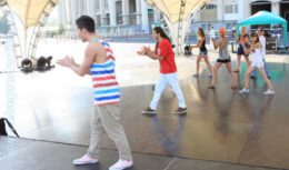 Разработка концепции рекламной акции «Начни с нами жить по-новому» и проведение мероприятий на открытом воздухе для жителей г. Москвы (июль-август 2011, ОК «Лужники»)