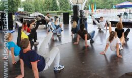 Разработка концепции рекламной акции «Начни с нами жить по-новому» и проведение мероприятий на открытом воздухе для жителей г. Москвы (июль-август 2011, ОК «Лужники»)