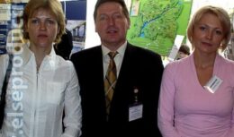 Соорганизация пресс-конференции «Перспективы дорожного строительства в России» совместно с Правительством Татарстана по заказу Федерального Дорожного Агентства (2004)