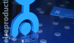 Разработка дизайн-проекта и застройка стенда для компании «Yota» на выставке «Связь-Экспокомм 2009» (май 2009, ЦВК «Экспоцентр»)