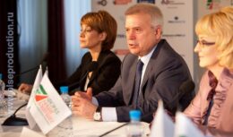 Церемония награждения ежегодной Премии «За вклад в развитие и продвижение социального предпринимательства в России —  «ИМПУЛЬС ДОБРА» (апрель 2012, Гостиница «Ренессанс Москва»)